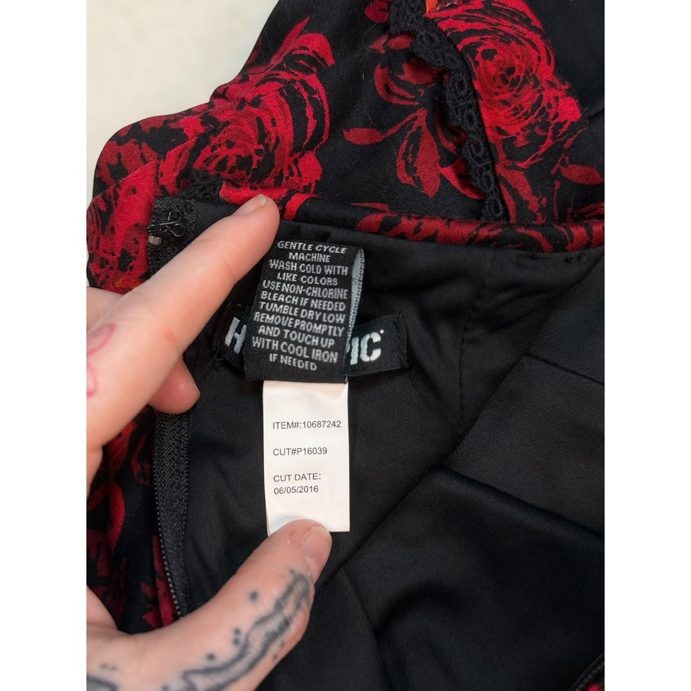 Hot Topic Red Rose Floral Halter Dress Black Tulle Rockabilly Goth‎ Small Pin Up - Picture 7 of 7